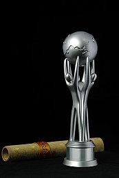 官方发布《银白钢铁伊克斯2》详细介绍 主题曲视频公布